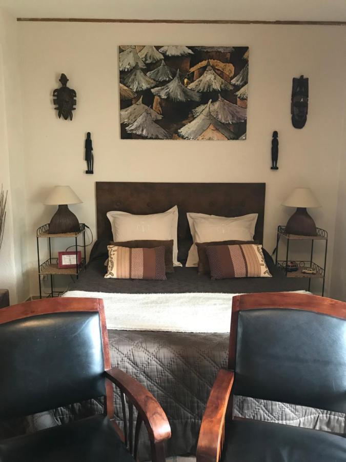 Domaine De La Manse Hotel Villeneuve de Berg Bagian luar foto