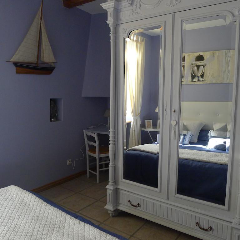 Domaine De La Manse Hotel Villeneuve de Berg Ruang foto