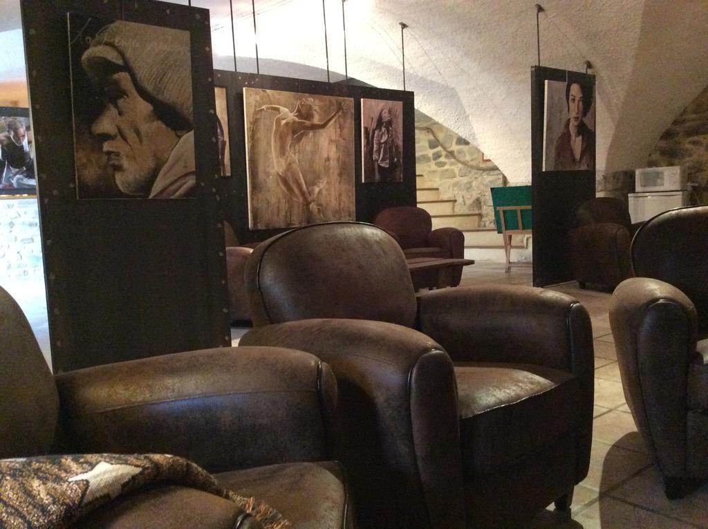 Domaine De La Manse Hotel Villeneuve de Berg Bagian luar foto